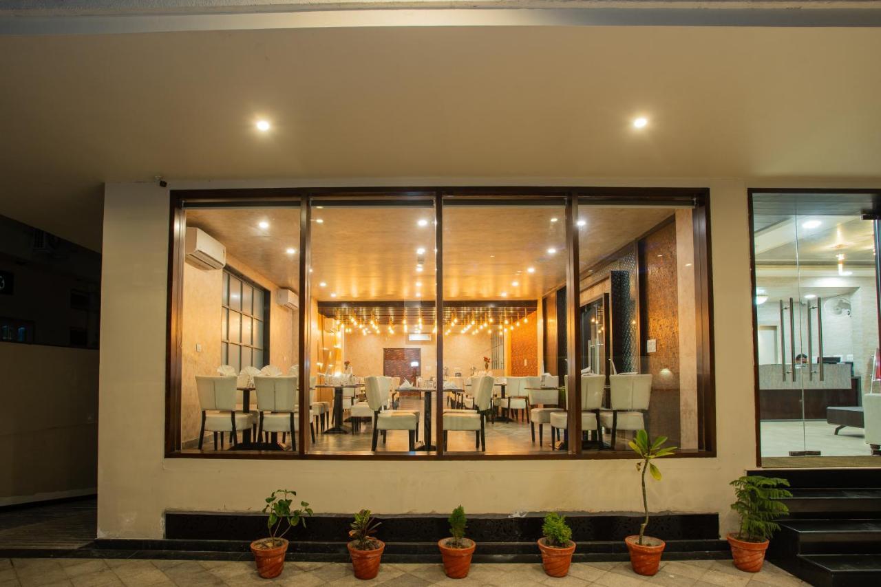 Hotel Siddhartha Inn Udaipur Buitenkant foto
